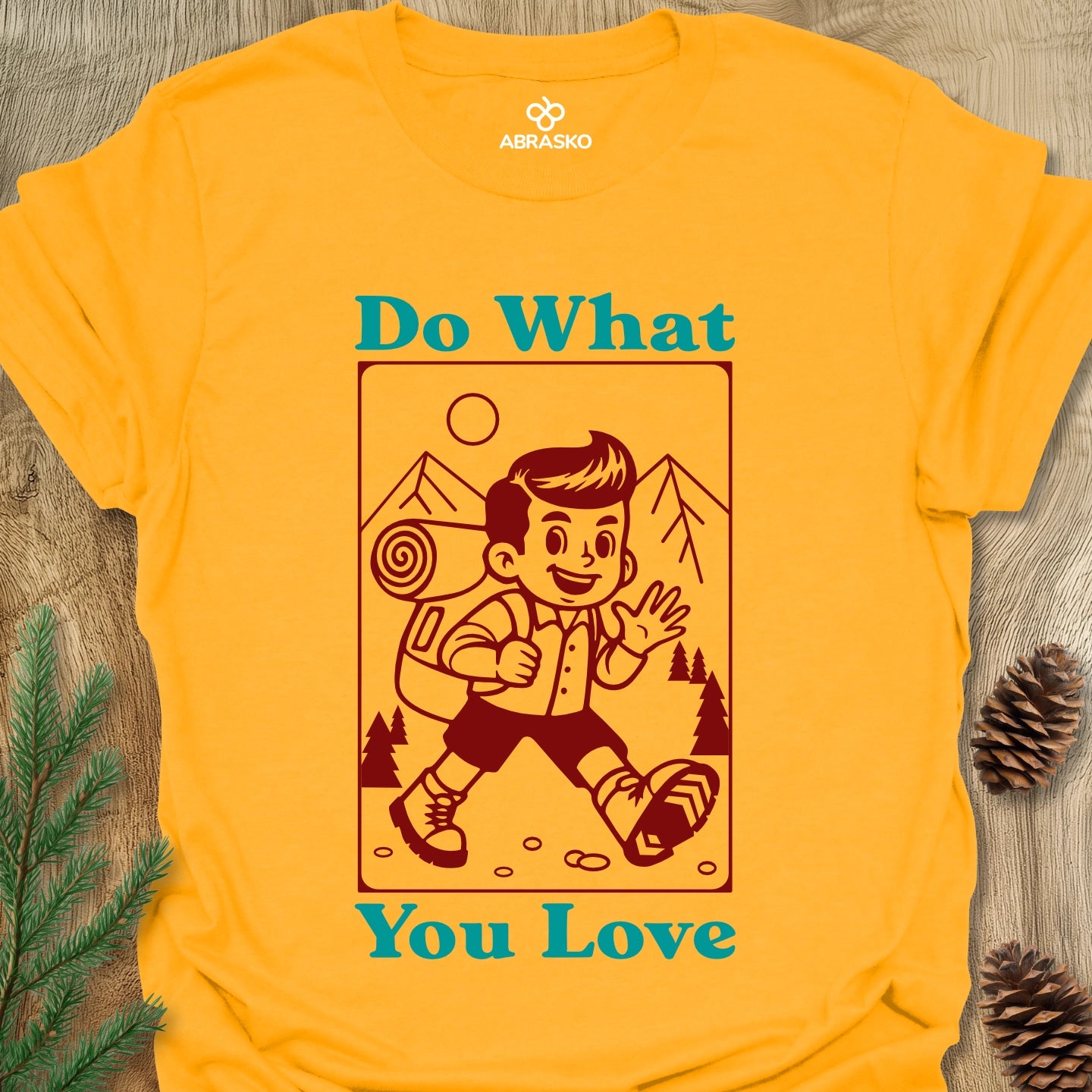 Love Hiking Guy Tee